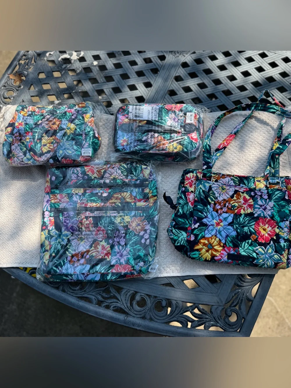 Vera Bradley Navy Quilted & Bright Floral Print “Happy Blooms” NEW 5 items - Picture 2 of 16
